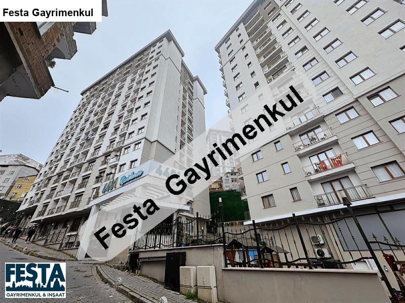 festa'dan metrobüs 7dk havuzlu güvenlikli 1+1 75m2 satılıkdaire